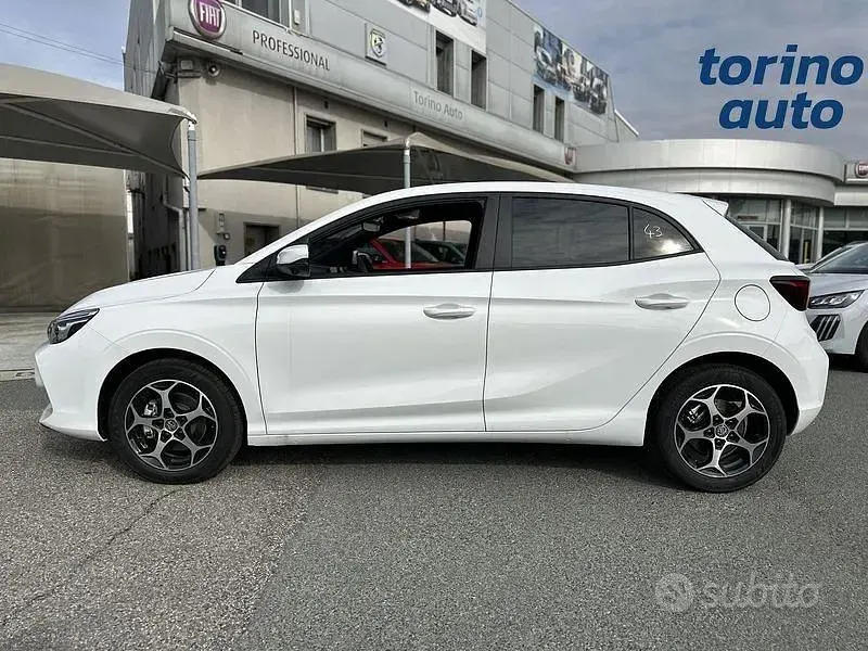 Nuevo MG MG3 Luxury 102 CV (75 kW) 2025 Blanco Utilitario