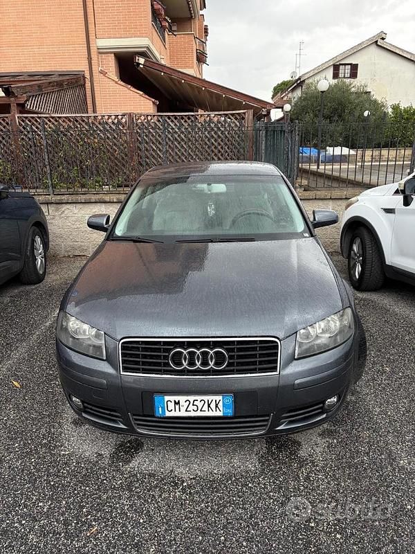 Grigio Usata 2004 Audi A3 Coupé | 3499 € (Buon prezzo) - Immagine 1/4