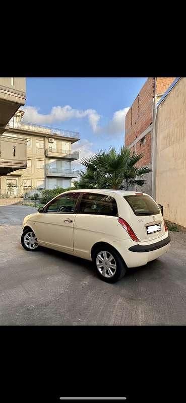 Usata Lancia Ypsilon 60 CV (44 kW) 2005 Utilitaria