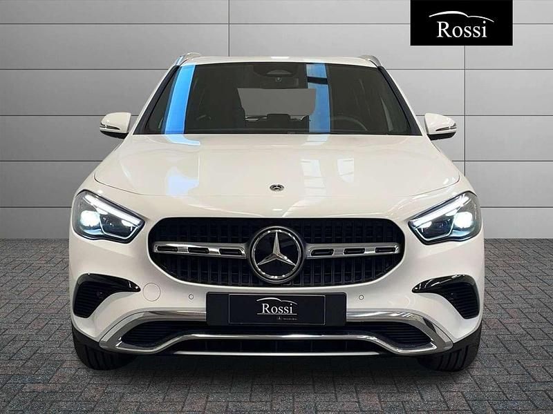 Nuova Mercedes GLA180 116 CV (85 kW) 2026 Bianco polare SUV