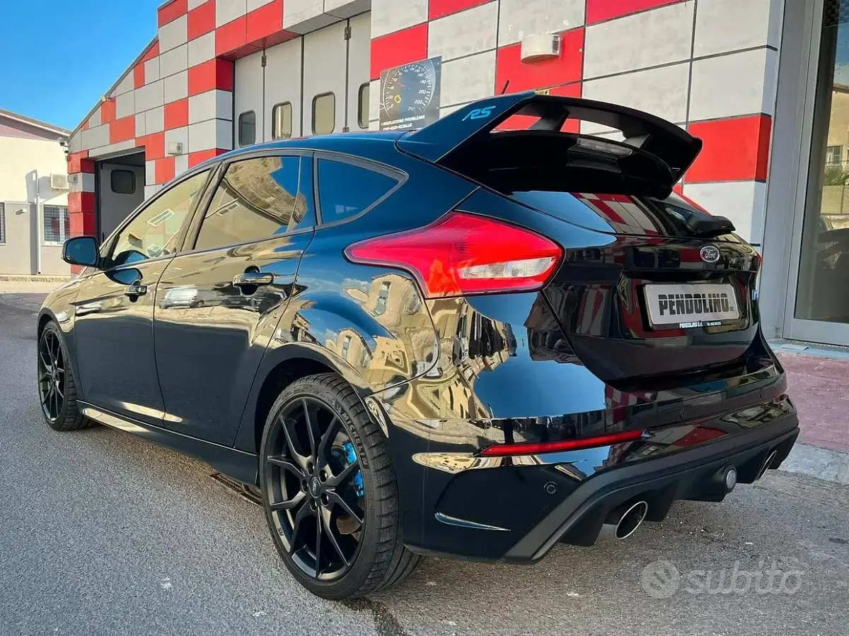 Usata Ford Focus RS 350 CV (257 kW) 2017 Nero Berlina