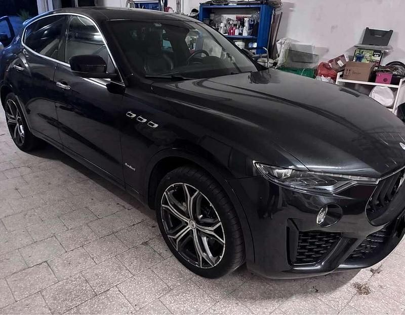 Usata Maserati Levante 275 CV (202 kW) 2020 Nero SUV