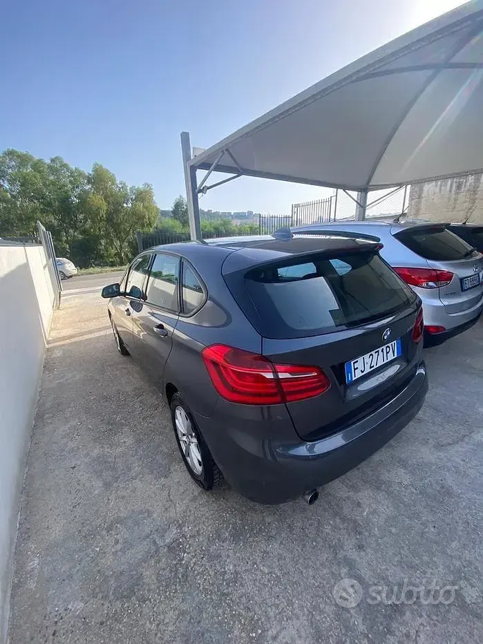 Usata BMW 218 Luxury Line 150 CV (110 kW) 2017 Grigio Station wagon