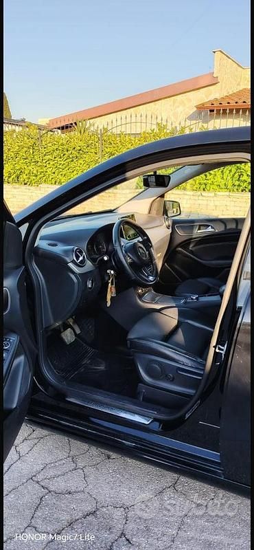 Usata Mercedes B180 2018 Nero Monovolume