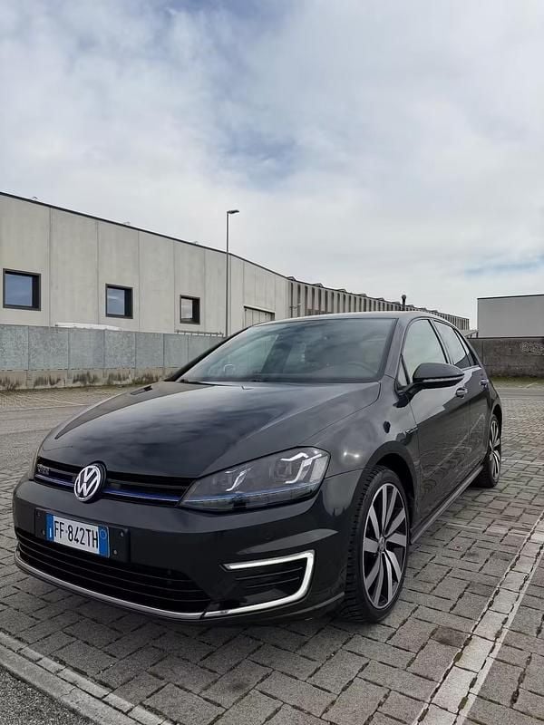 Usata VW Golf VII GTE 149 CV (109 kW) 2016 Grigio Berlina