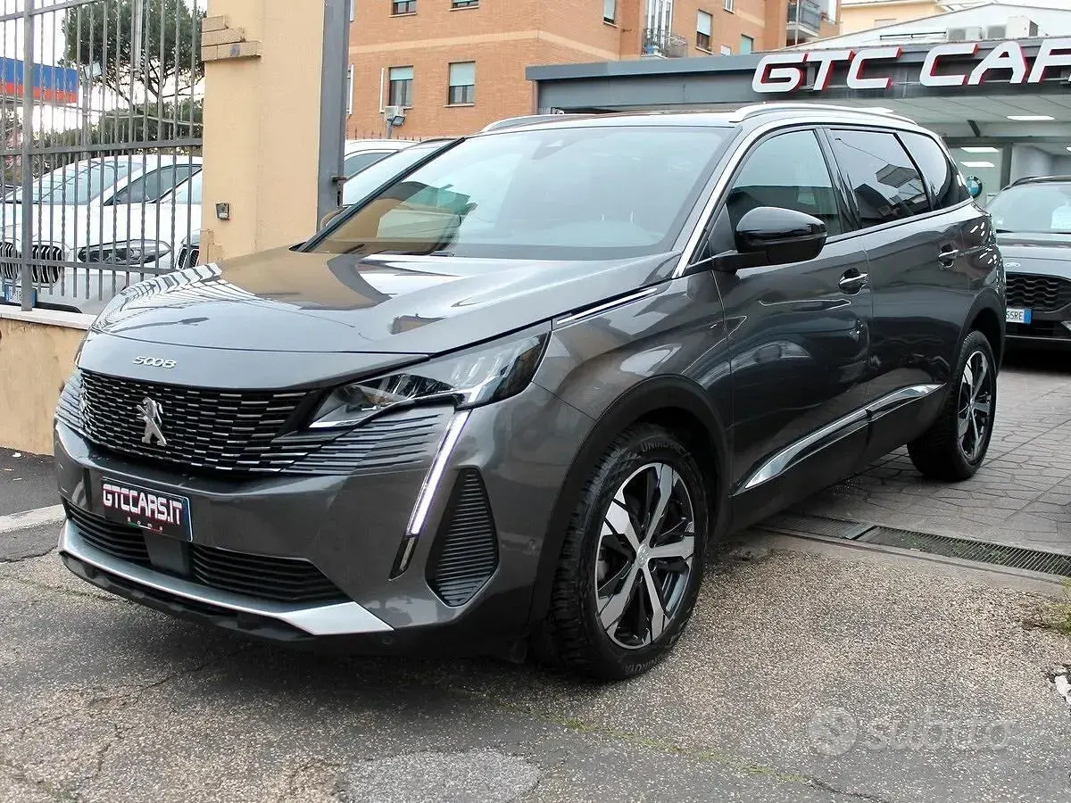 Usado Peugeot 5008 Allure 131 HP (96 kW) 2023 Cinzento SUV