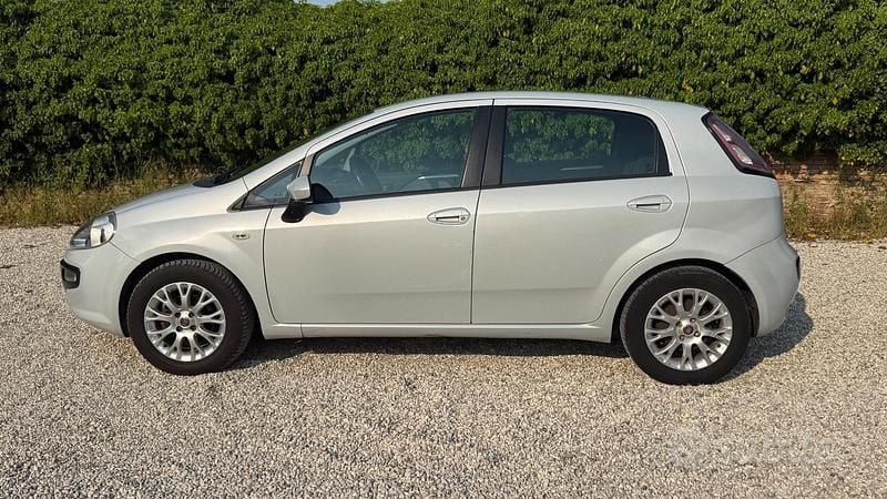 Usata Fiat Punto Evo Dynamic 75 CV (55 kW) 2011 Grigio Utilitaria