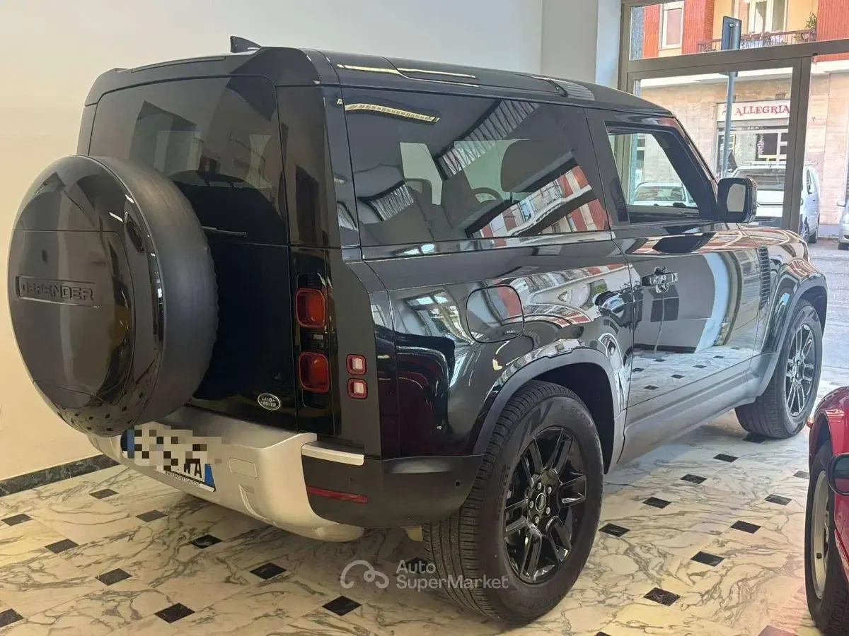 Usata Land Rover Defender SE 200 CV (147 kW) 2023 Nero SUV