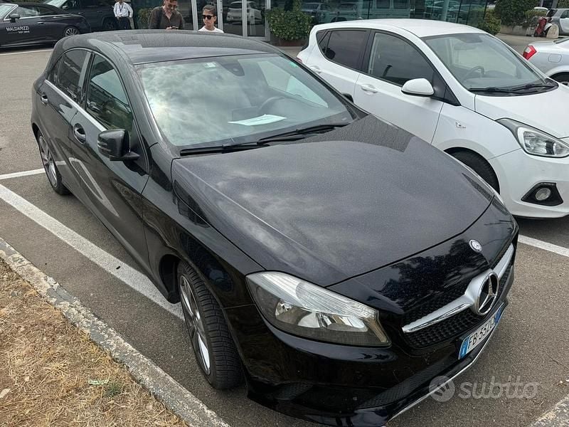 Usata Mercedes A180 Business 109 CV (80 kW) 2015 Nero Berlina