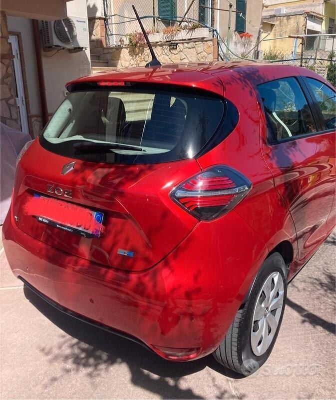 Usata Renault Zoe Life 50 kW (69 CV) 2022 Rosso Utilitaria