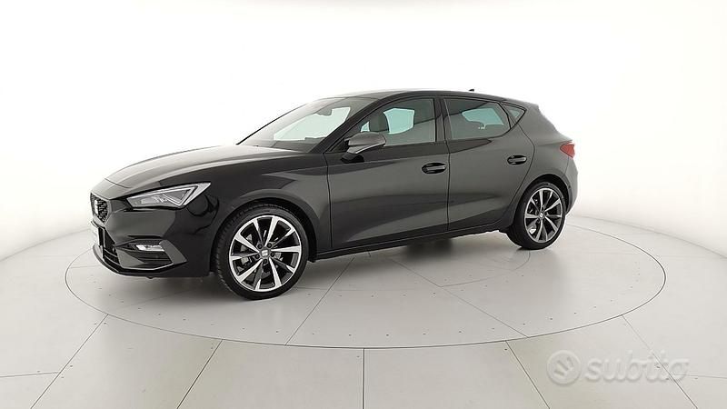 Usata Seat Leon FR 150 CV (110 kW) 2024 Nero Berlina