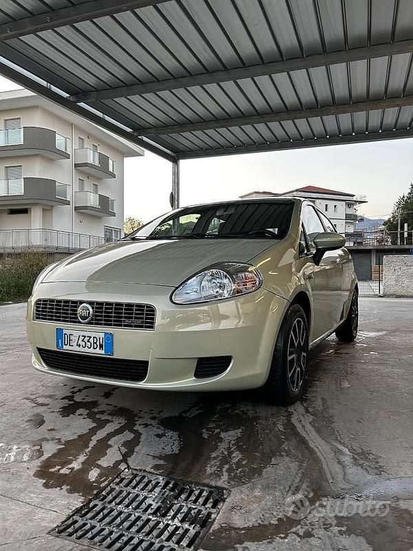 Usata Fiat Grande Punto 75 CV (55 kW) 2006 Utilitaria