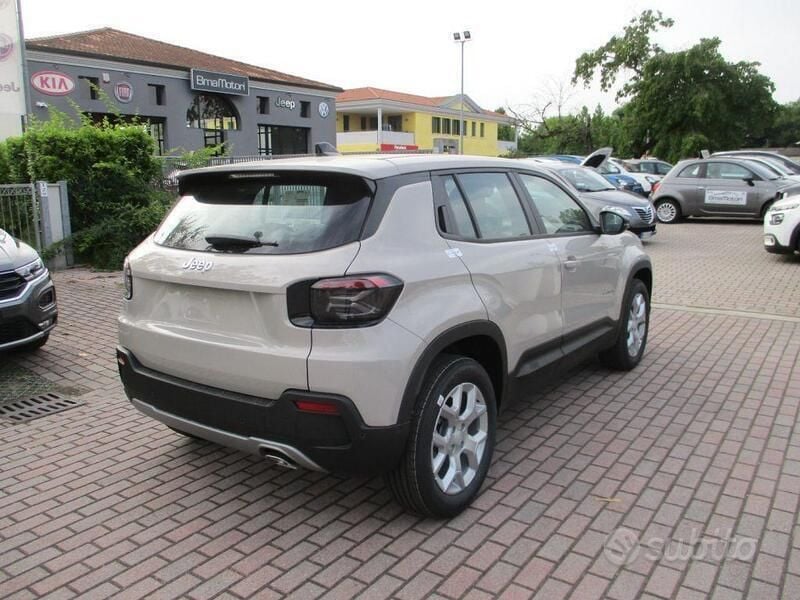 Usata Jeep Avenger Altitude 101 CV (74 kW) 2024 Grigio SUV