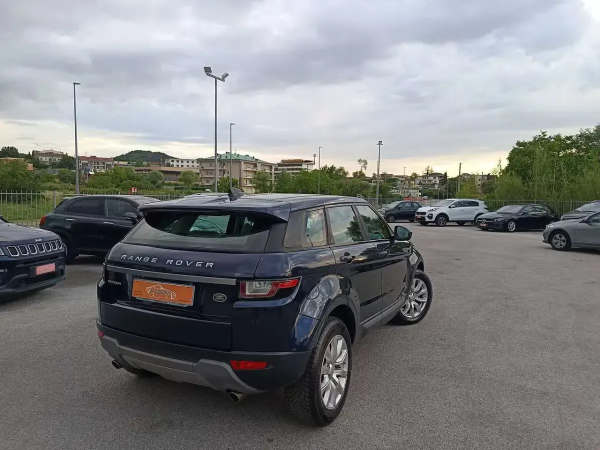Usata Land Rover Range Rover evoque SE 150 CV (110 kW) 2017 Baltic blue metall. SUV