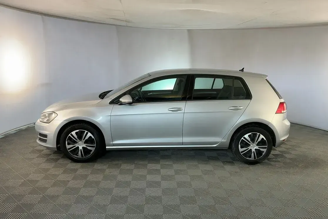 Begagnad VW Golf VII Business 110 HK (80 kW) 2016 Silver Sedan