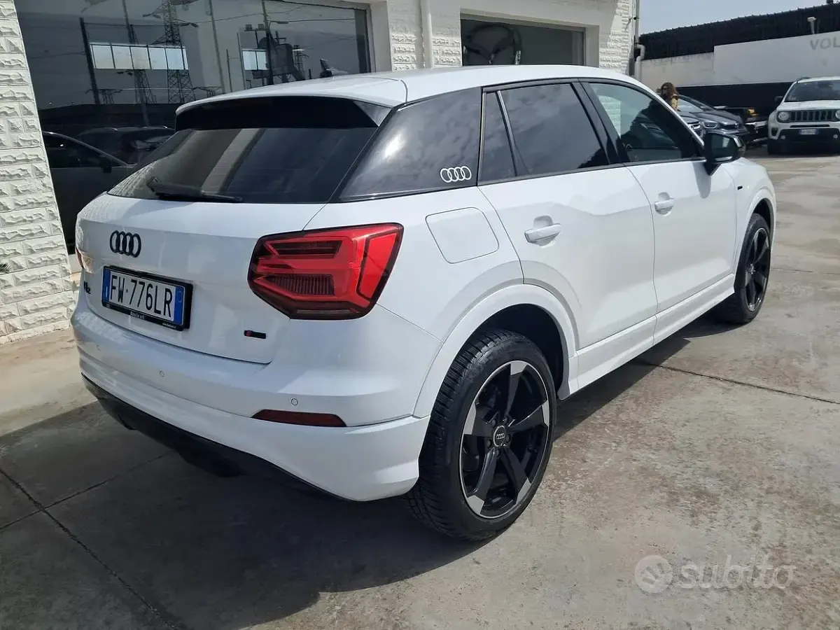 Usata Audi Q2 Black Edition 116 CV (85 kW) 2019 Bianco SUV