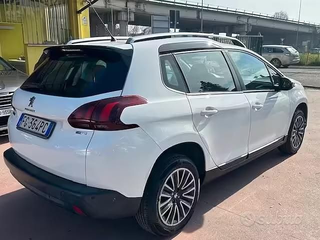 Usata Peugeot 2008 Active 82 CV (60 kW) 2017 Bianco SUV