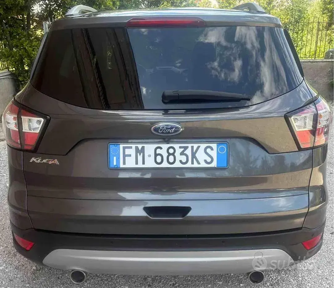 Usata Ford Kuga Titanium 150 CV (110 kW) 2017 Grigio SUV