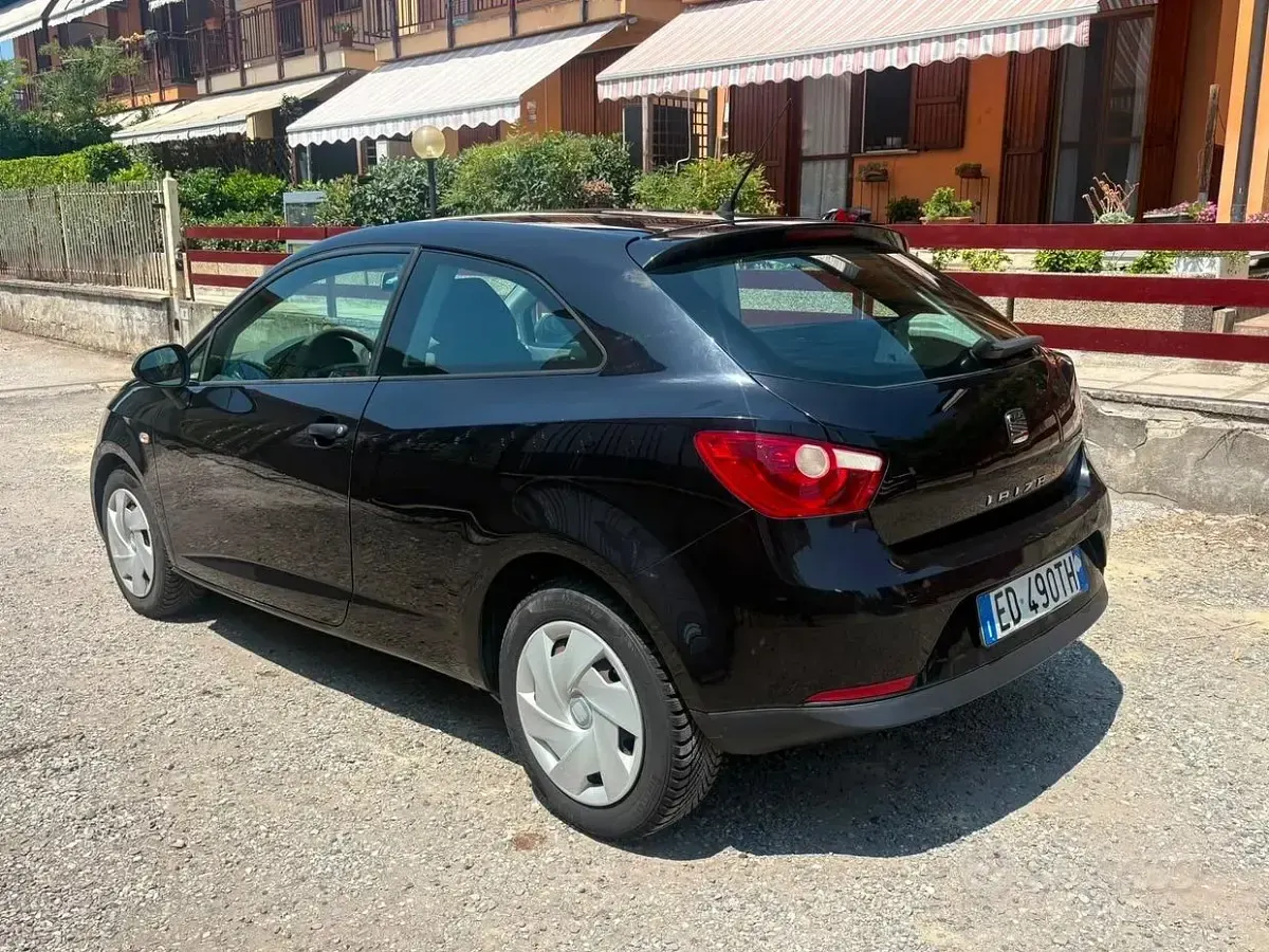 Usata Seat Ibiza Style 69 CV (50 kW) 2010 Nero Berlina