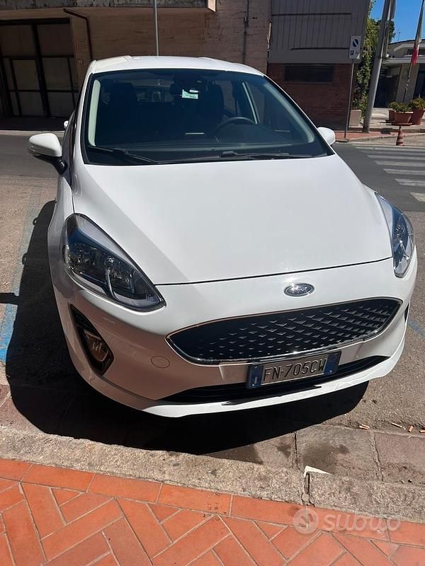 Bianco Usata 2018 Ford Fiesta Business Edition Due volumi | 11.500 € (Buon prezzo) - Immagine 1/4
