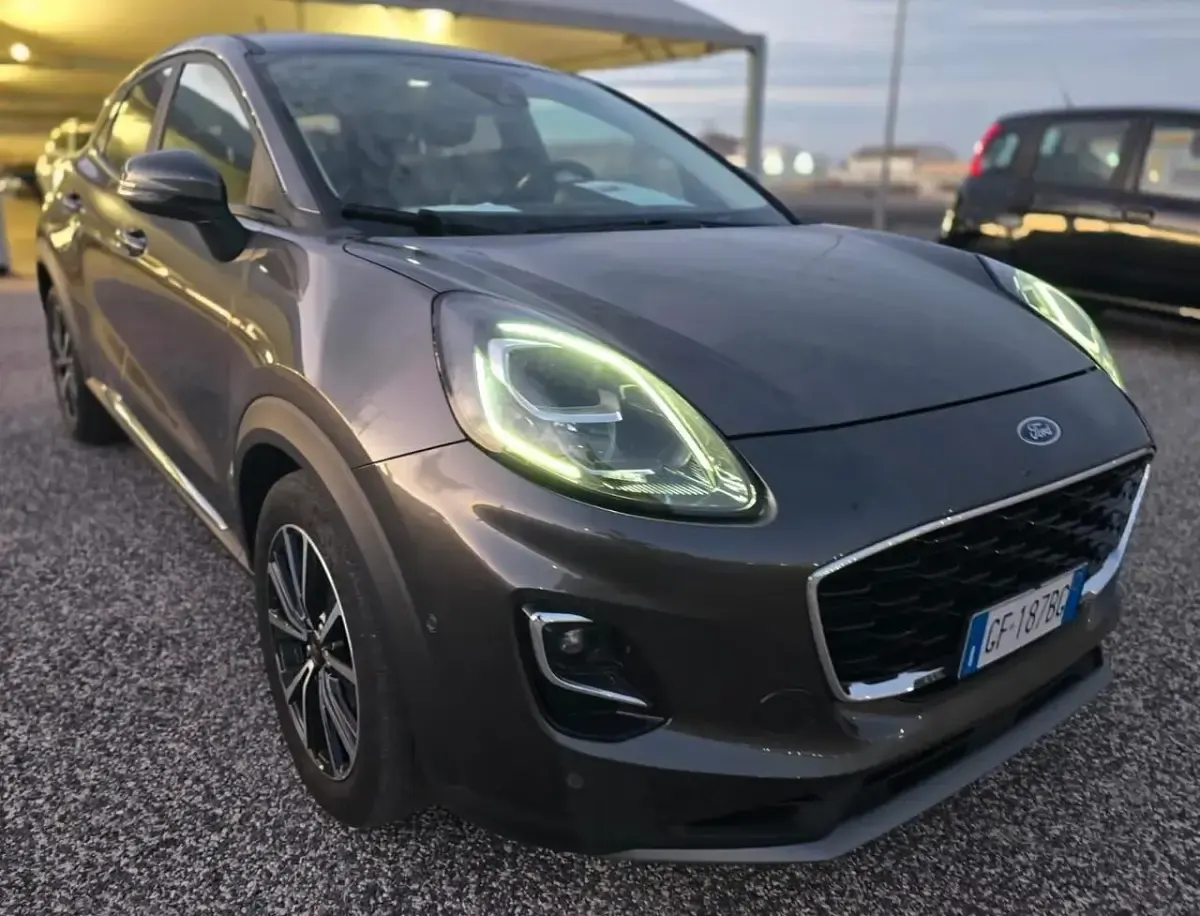 Usata Ford Puma Titanium 125 CV (91 kW) 2021 Grigio SUV