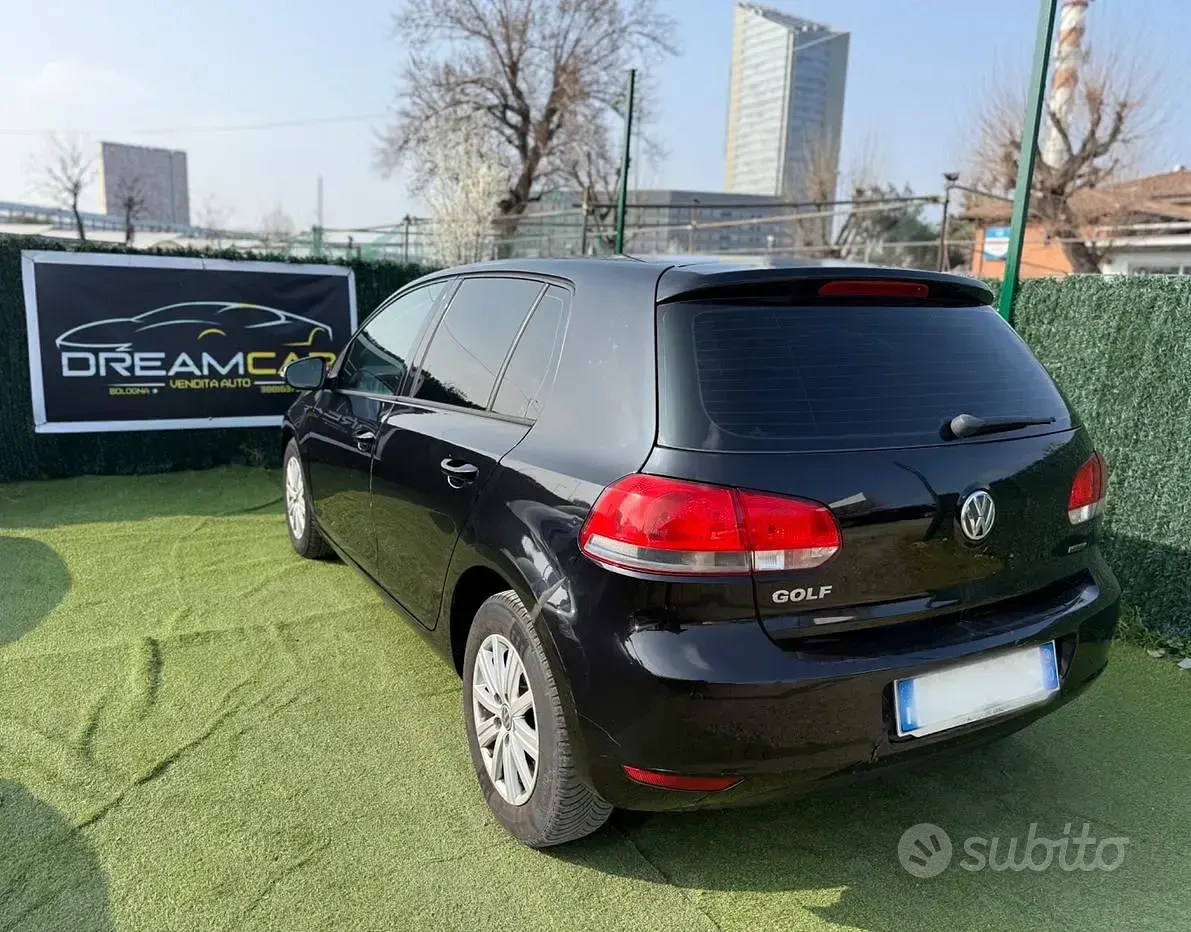 Usata VW Golf VI 102 CV (75 kW) 2010 Nero Utilitaria