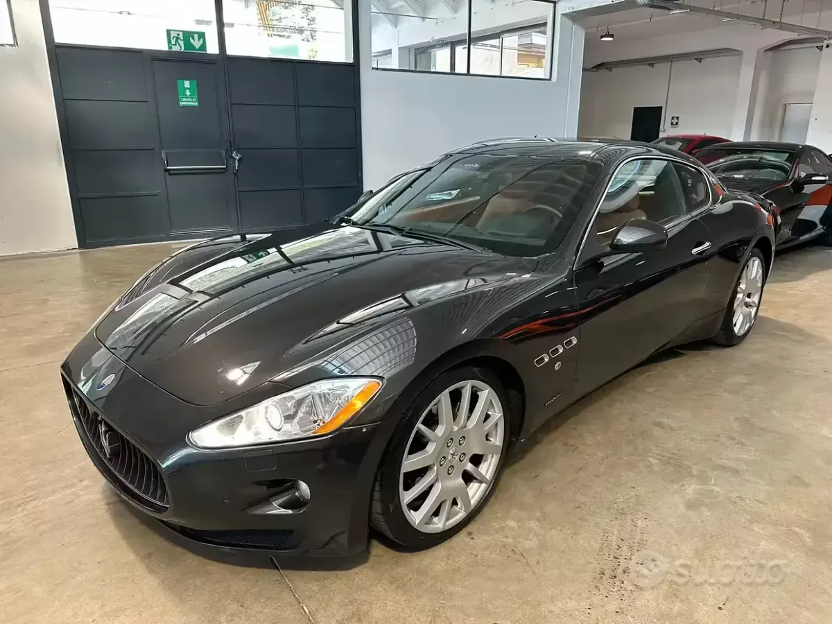 Usata Maserati Granturismo 405 CV (297 kW) 2009 Grigio Coupé