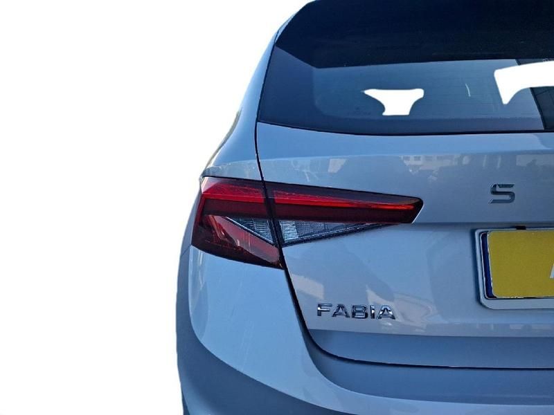 Usata Skoda Fabia Selection 80 CV (58 kW) 2024 Argento Utilitaria