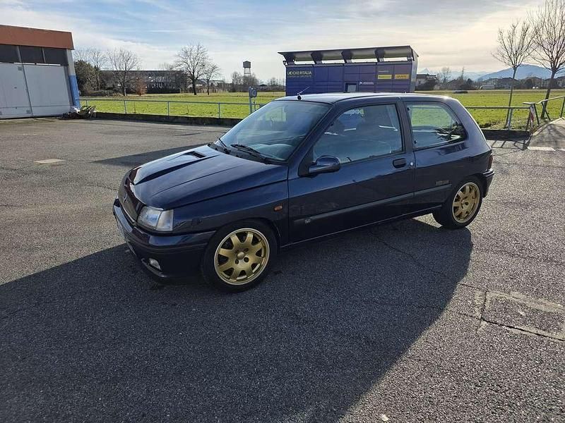 Usata Renault Clio 147 CV (108 kW) 1995 Utilitaria