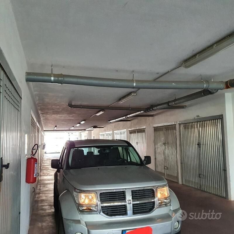 Usata Dodge Nitro 177 CV (130 kW) 2010 Grigio SUV