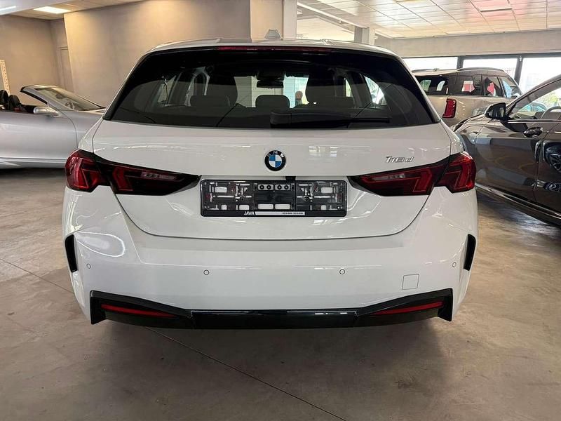 Usata BMW 118 Sport Line 150 CV (110 kW) 2024 Bianco alpinweiss Utilitaria