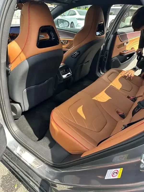 Usata BYD Han 130 kW (177 CV) 2024 Argento Berlina