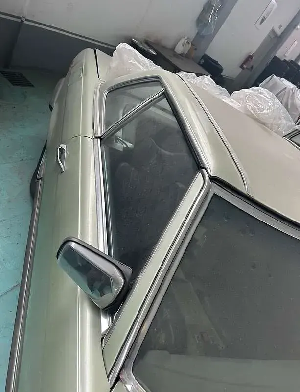 Usata Mercedes SL350 194 CV (142 kW) 1977 Verde Cabrio