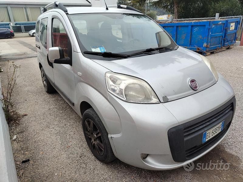 Usata Fiat Qubo Trekking 73 CV (53 kW) 2012 Grigio Monovolume