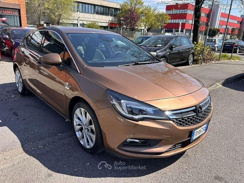 Usata Opel Astra Business 110 CV (80 kW) 2016 Bronzo Berlina
