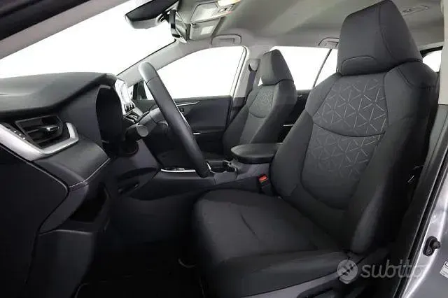 Usata Toyota RAV4 Hybrid 178 CV (130 kW) 2021 Grigio SUV
