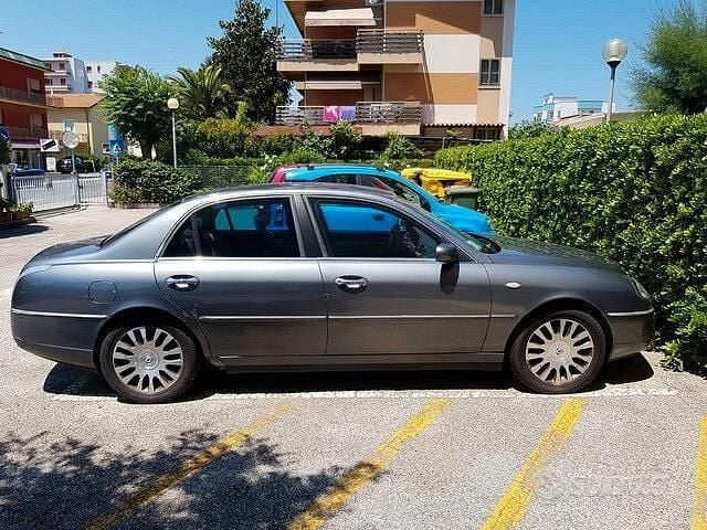 Usata Lancia Thesis 185 CV (136 kW) 2004 Grigio Berlina