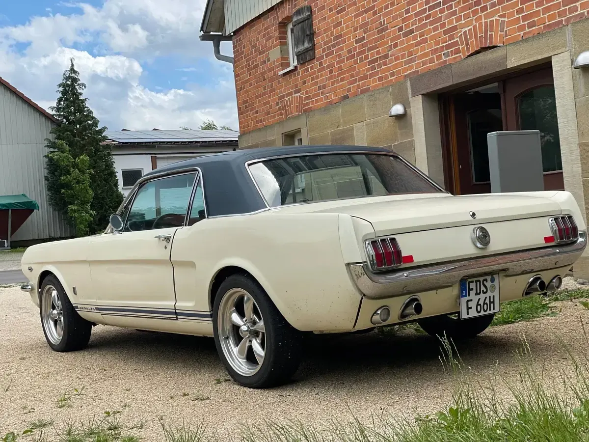 Usata Ford Mustang 300 CV (220 kW) 1966 Beige Coupé