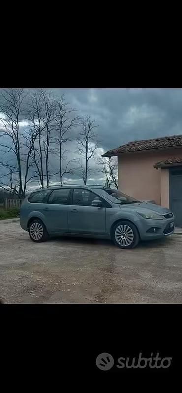 Usata Ford Focus 100 CV (73 kW) 2016 Verde Station wagon