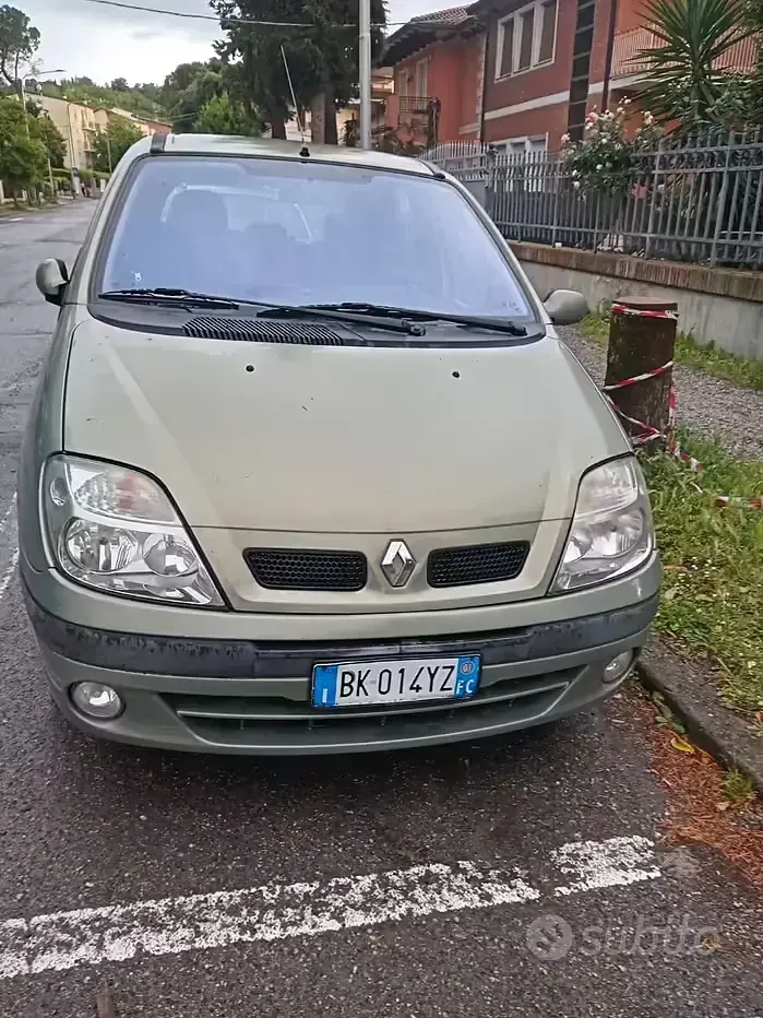 Usata Renault Scénic 107 CV (78 kW) 2001 Monovolume