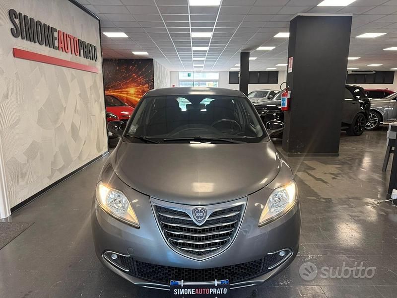 Usata Lancia Ypsilon Silver 69 CV (50 kW) 2013 Grigio Utilitaria