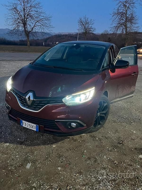 Usata Renault Scénic IV 120 CV (88 kW) 2019 Rosso Monovolume