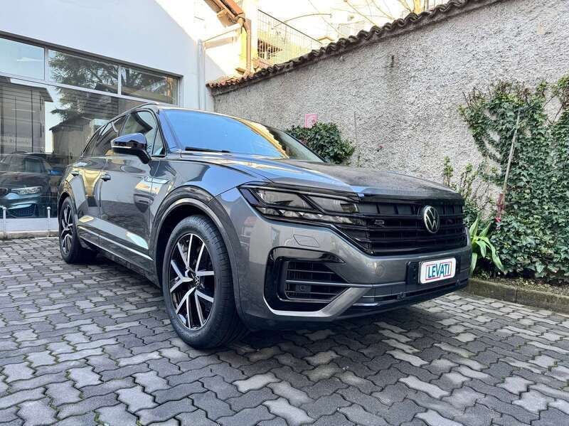 Grigio Usata 2022 VW Touareg Elegance SUV | 49.490 € (Ottimo prezzo) - Immagine 1/4