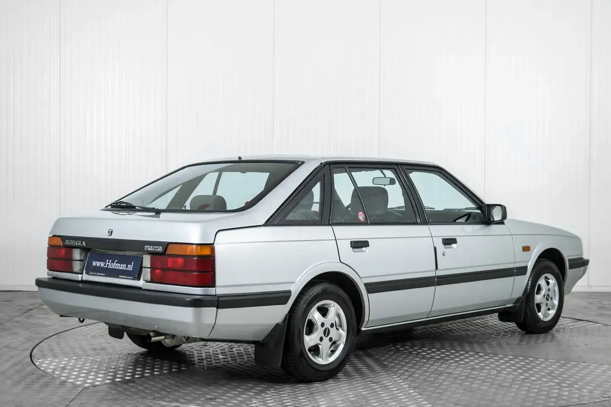Usata Mazda 626 82 CV (60 kW) 1983 Grigio Utilitaria