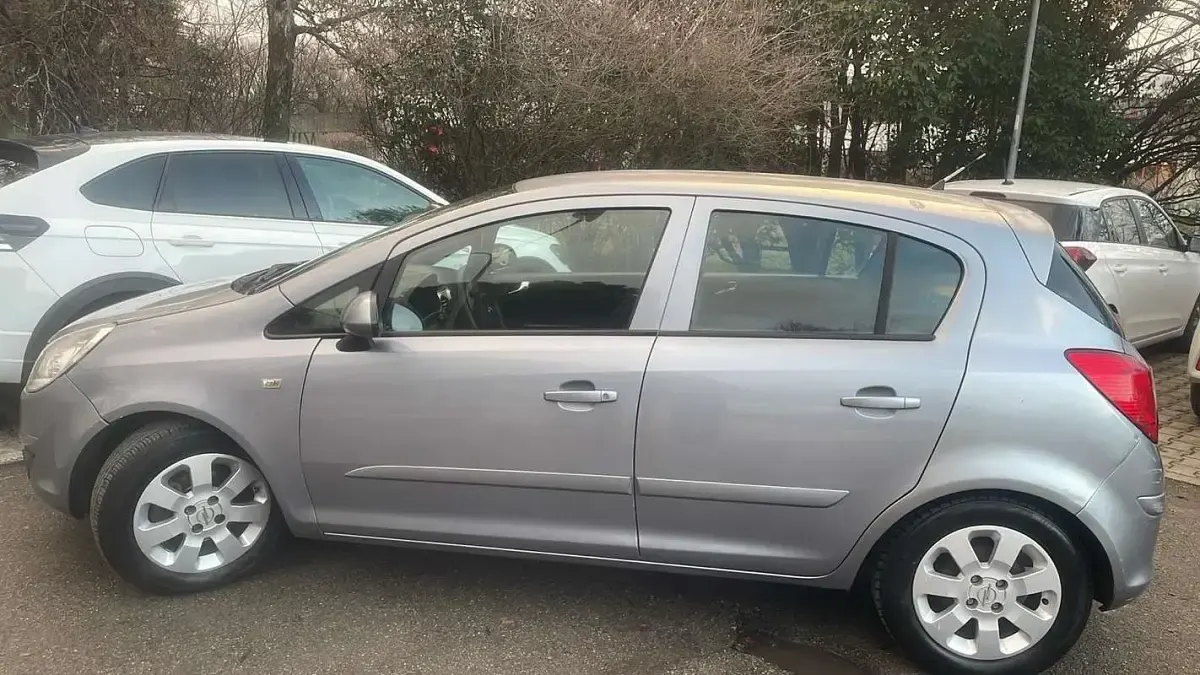 Usata Opel Corsa Enjoy 80 CV (58 kW) 2007 Utilitaria