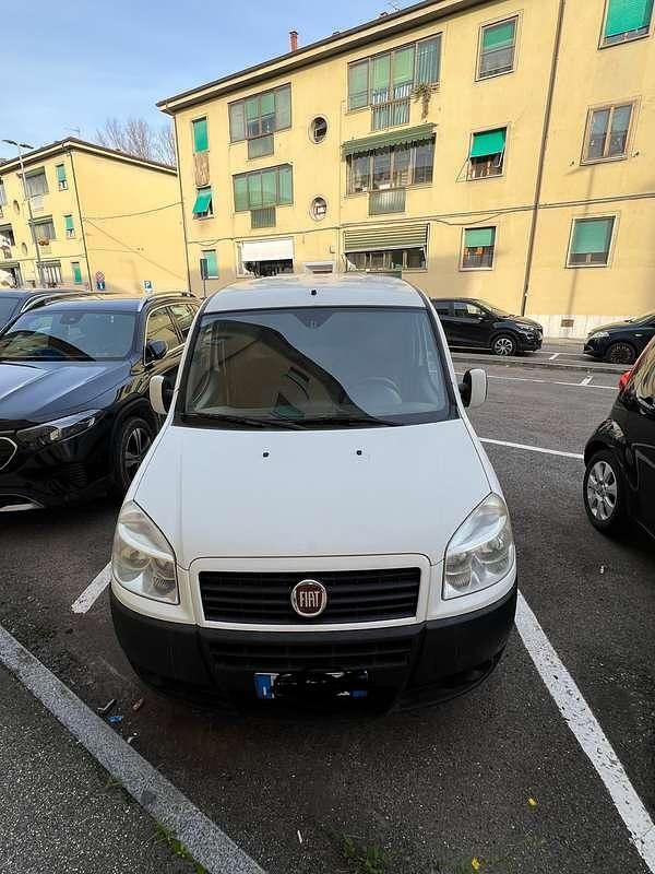 Bianco Usata 2008 Fiat Doblò Monovolume | 4000 € (Super prezzo) - Immagine 1/4