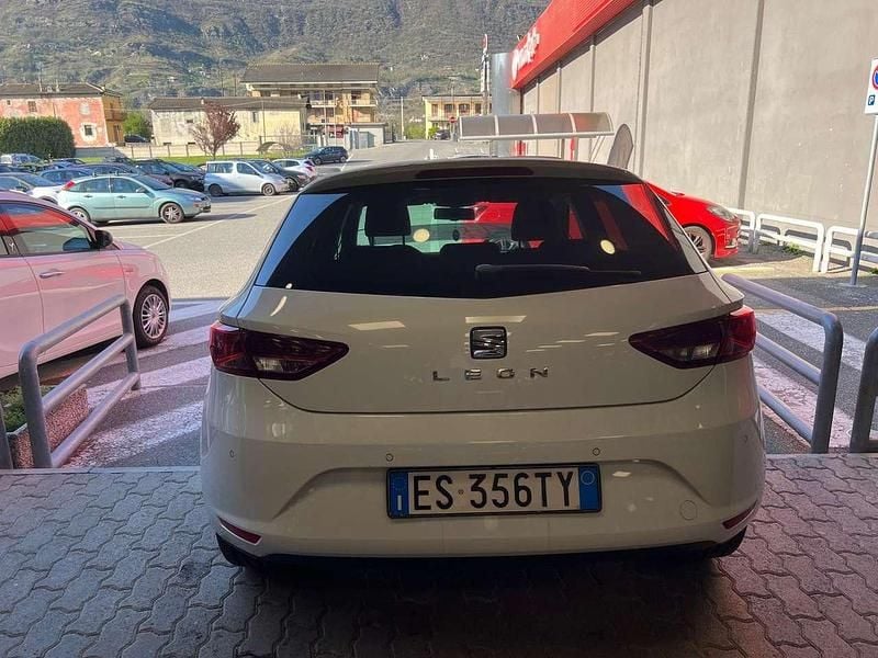 Usata Seat Leon SC Style 105 CV (77 kW) 2013 Bianco Utilitaria