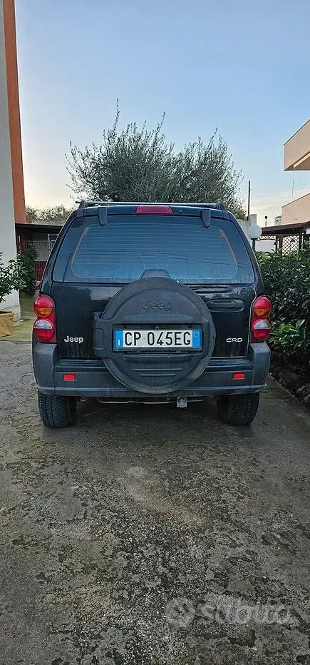 Usata Jeep Cherokee 143 CV (105 kW) 2004 Nero SUV