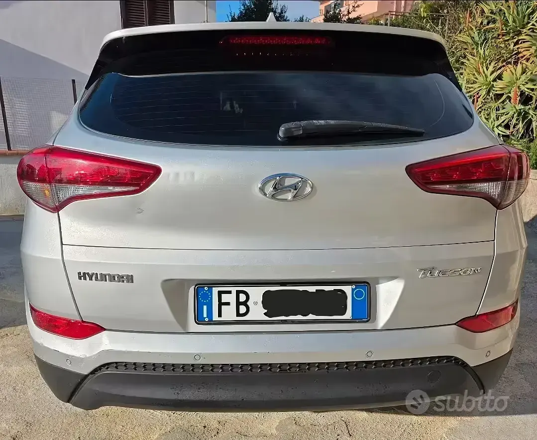 Usata Hyundai Tucson 116 CV (85 kW) 2016 Grigio SUV