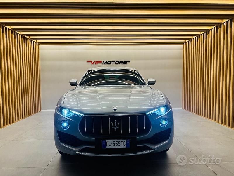 Usata Maserati Levante GranLusso 275 CV (202 kW) 2017 Grigio SUV